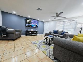 Spacious 3BR house, Fenced Yard, 16 mins to Siesta Key Beach - 8