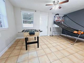 Spacious 3BR house, Fenced Yard, 16 mins to Siesta Key Beach - 1