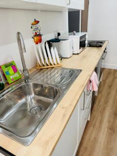 Stylish Modern Flat Near Central London Free WiFi Plus Parking - 3