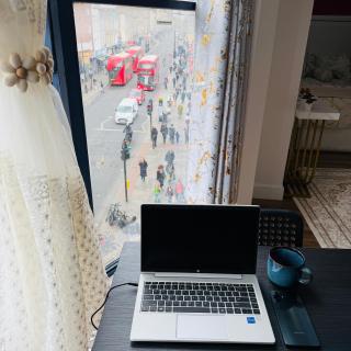 Stylish Modern Flat Near Central London Free WiFi Plus Parking - 1