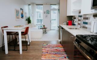 Luxury 2BR Apartment with Pool, Balcony & Parking - 7