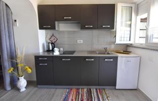 Cozy beachside retreat - 9