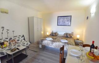 Cozy beachside retreat - 5