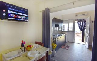 Cozy beachside retreat - 4