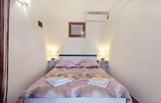 Compact studio stay with sea views and BBQ - 6