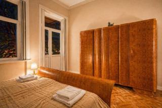 Panoramic View Apartment with Piano Vintage Style - Tbilisi City - 5