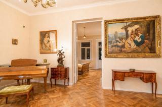 Panoramic View Apartment with Piano Vintage Style - Tbilisi City - 4