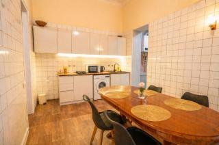 Panoramic View Apartment with Piano Vintage Style - Tbilisi City - 3