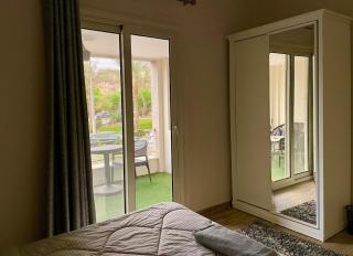 Cozy 2BR Retreat with Green Views, Minutes from the Airport - Il Cairo - 4