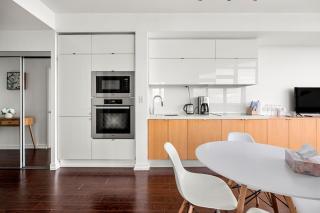 Panoramic 1 Bedroom Condo in the Heart of Downtown Toronto - 6