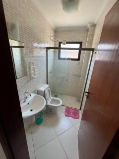 Apartamento kitnet com 2 piscinas, 4 quadras Praia das Toninhas Ubatuba SP - 1