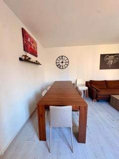 Calypso 3 Large Stylish Apartment in Paceville with Mercury Tower View Ideal for Groups - 8