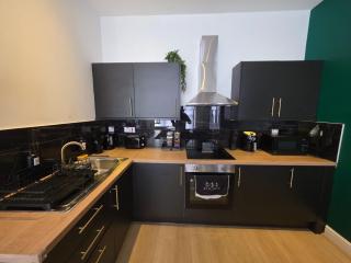 Maluwa Stays - Stylish and Cozy 2BR Apartment - Sleeps 6 - 1