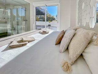 GuestReady - Marbella with terrace and pool - 8