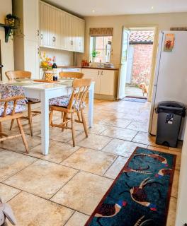 Beaconsfield Cottage - 3