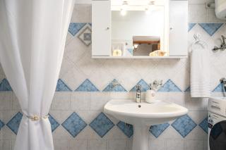 Thalia's Cottage - Cozy, Romantic Retreat with Sea & Mountain views - 5