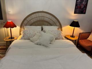 Suite de charme avec patio dans village - 3