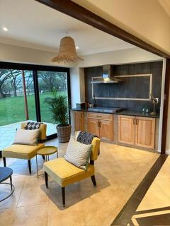 Acacia House - 8