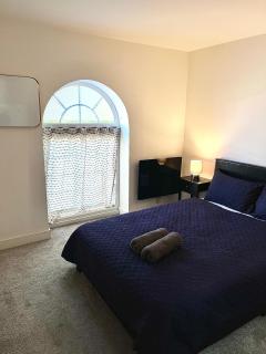 Falcon Crest Lodge - 2BR-Sleeps 7 - Free Parking - Wi-Fi - 2