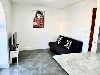 Falcon Crest Lodge - 2BR-Sleeps 7 - Free Parking - Wi-Fi - 8