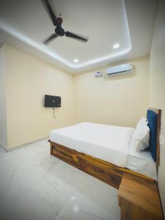 The sea Glimmer Beach Resort - 1