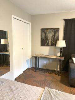 Kansas City West Plaza Furnished Studio Apartments--2E - 5