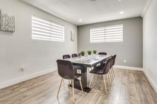 Group Hub with Game Room! 4 Mi to Hard Rock Stadium - 2