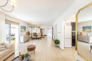 SunnyVillas: 3BR Family Villa☆Private Pool - 1