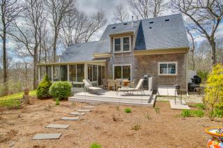 Walk to John's Pond! Family-Friendly Mashpee Home - 0
