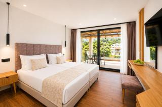 Nobile Boutique Hotel - 1