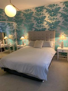 Elegant Toorak apartment in prestigous street - 1