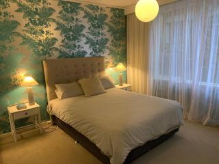 Elegant Toorak apartment in prestigous street - 8