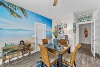 PCB Beach Paradise, Steps to SAND, Sleeps 8 - 9
