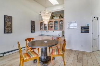 ABQ Townhouse w/ Mtn-View Balcony: Pets Welcome! - 5