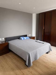 Private room and bathroom Close to St julians - 0