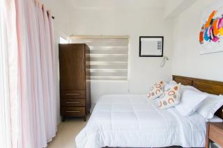 1-BR Condo with Pool, Balcony, Close to IT Park - 4