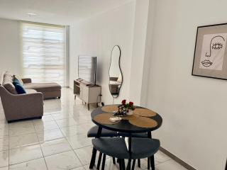 Exclusivo Departamento en vía a la costa, 2 Hab, Parqueo Privado - 9