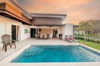 Triskele Earth by Vacation Pura Vida - 9