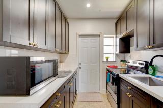 Cozy 3-Bedroom Miami Apartment - 6