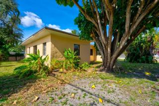 Cozy 3-Bedroom Miami Apartment - 4