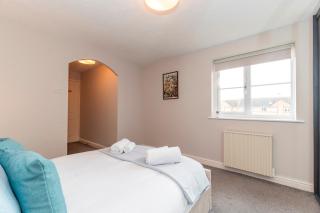 Modern 2-Bed Apartment Near Kingston - Pass the Keys - 2