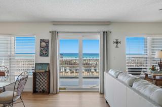 Spacious condo in with free WiFi pool access central AC and washer&dryer - 1