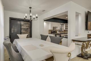 4 Mi to Hard Rock Stadium & Lakes! Elegant Home - 9