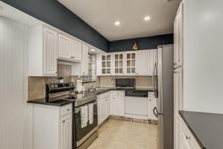 4 Mi to Hard Rock Stadium & Lakes! Elegant Home - 8