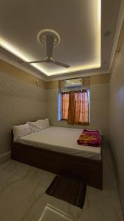 Radha Rani Guest House - 3