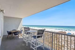 Comfy beachfront condo with central AC pool access ocean view and washer&dryer - 6