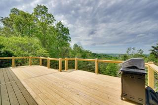 Group Getaway Near Dale Hollow Lake w/ Hot Tub - 0