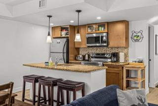 Hidden Gem 3BR King Beds-BBQ-Hot Tub-Pets OK - 1