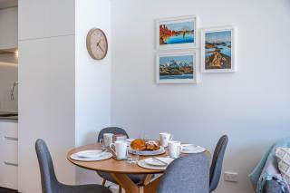 Modern Warm & Cosy Townhouse - 5 min to Wānaka - 6