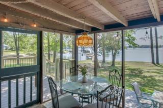 Lake Wateree Retreat: Dock & Screened Porch! - 7